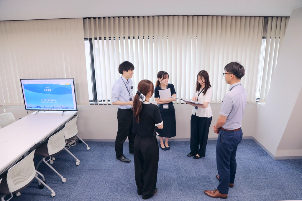 社員同士のミーティングの様子