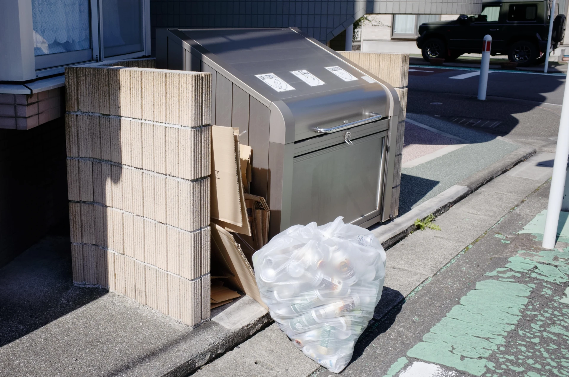 ゴミ捨て場などでの不法投棄やいたずらを未然に防ぐ