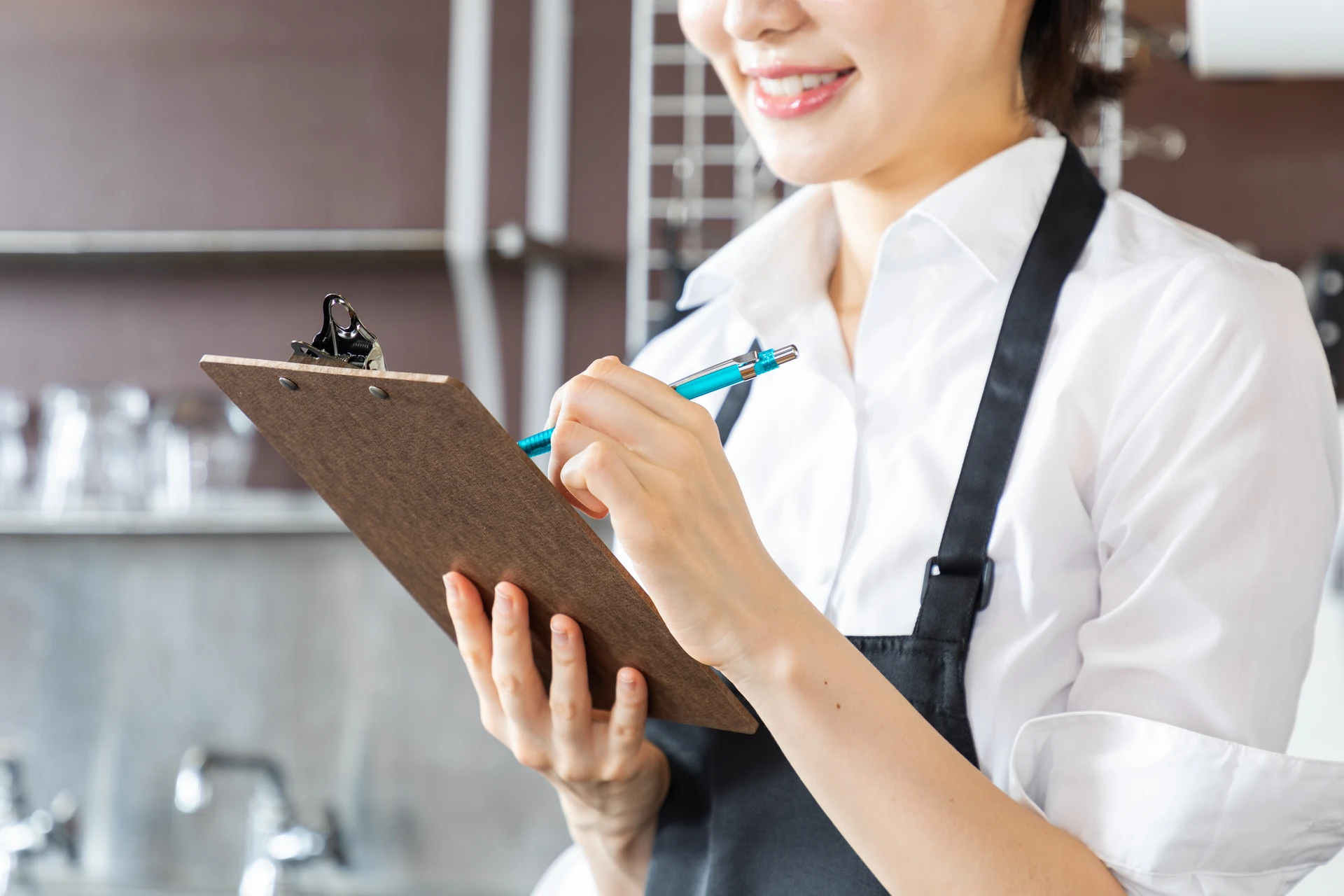 バイトテロの対策として従業員のモラル向上にも役立つ